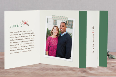 Poinsettias & Pine Cones Holiday Minibook™ Cards