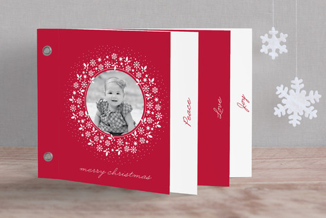 Red Wreath Holiday Minibook&trade; Cards