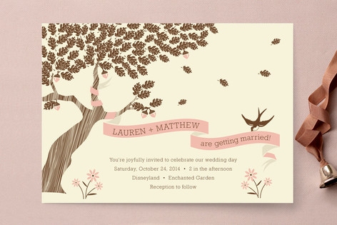 Planning a fall wedding? Check out these Fall Wedding Invitation Ideas from www.abrideonabudget.com.