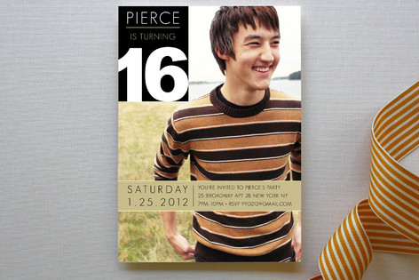 Element of a 16th Birthday Invitation Party Invitations