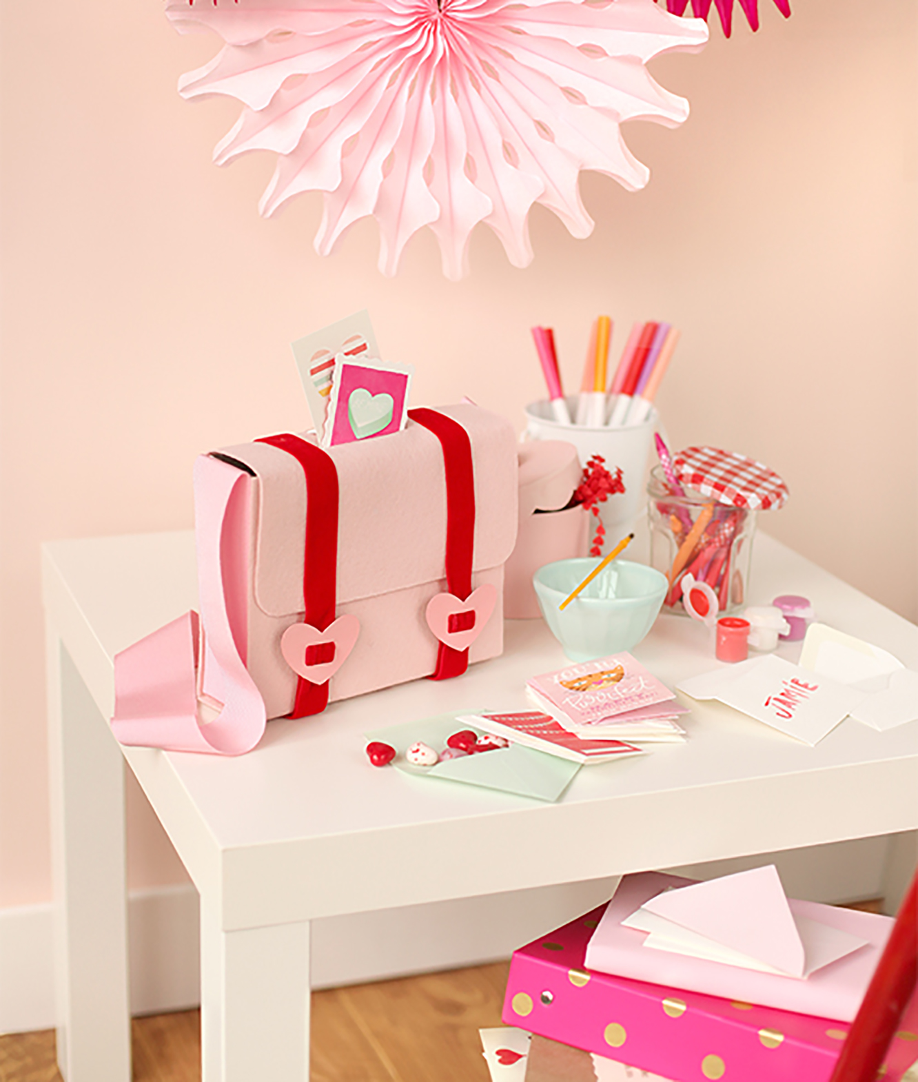 DIY Valentine's Day Mailbox