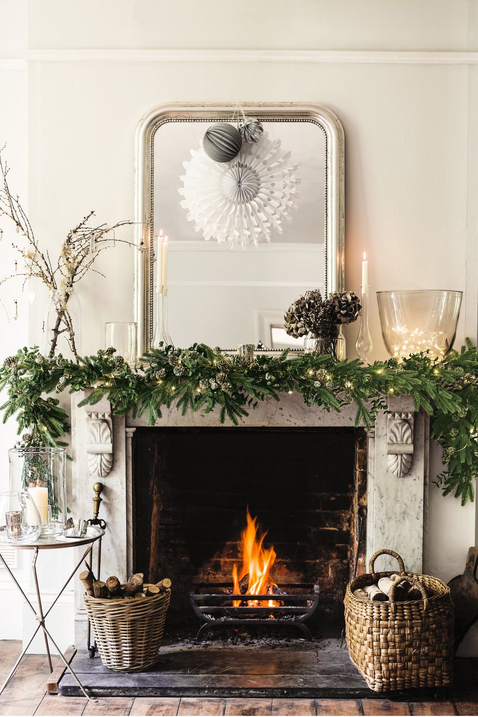 22+ Christmas Mantel Ideas For 2022 | Minted