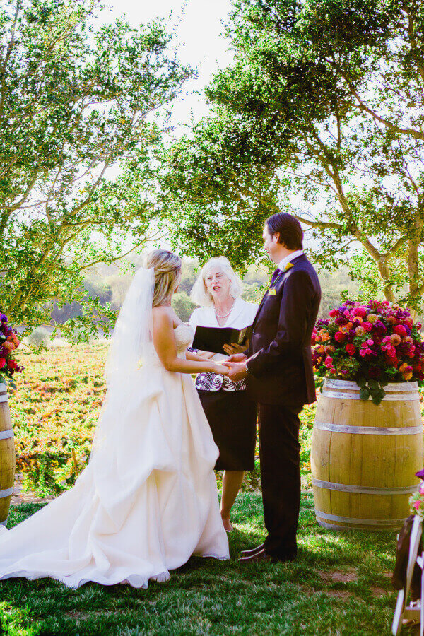 bride and groom reciting wedding vows