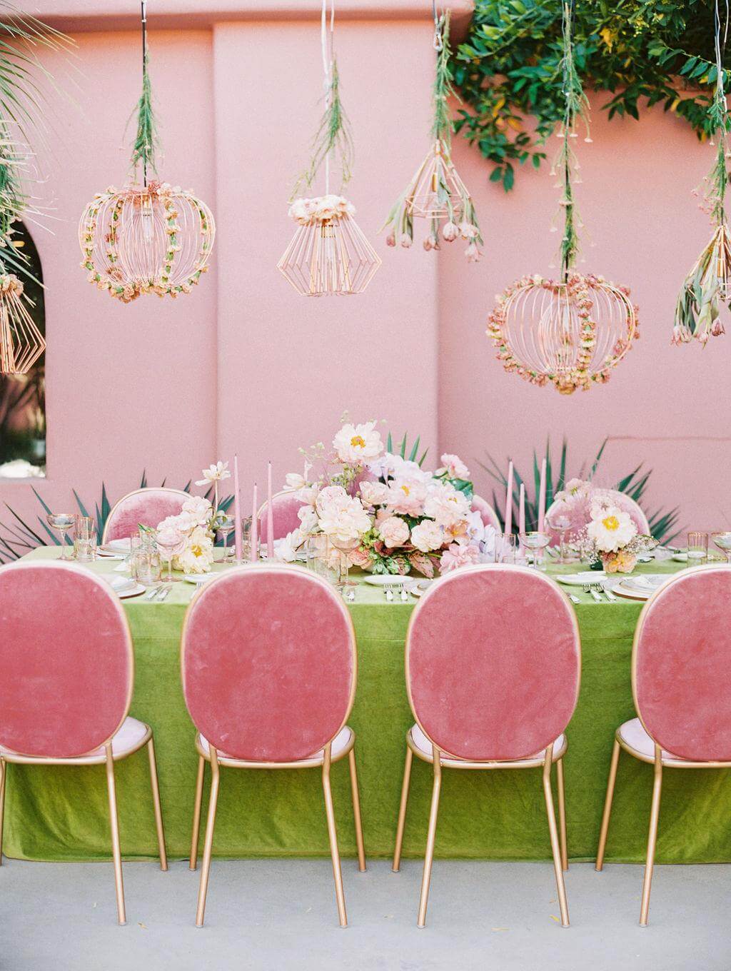 Summer wedding dinner table