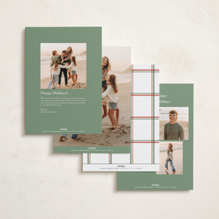 This is a garland photo christmas cards with standard by Lea Delaveris called trim printing on recycled smooth signature in standard