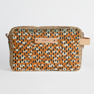 This is a umber dopp kit by Bethania Lima called basic - umber in standard