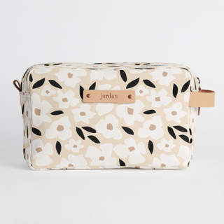 This is a daisy dopp kit by Iveta Angelova called primavera in standard