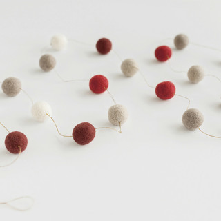 Cozy Cabin Large Garland