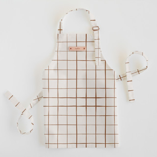This is a cocoa kids aprons by Carolyn Nicks called montauk in standard