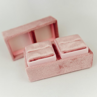This is a pink wedding accessories by Jordan Perry called pink velvet double ring box in standard