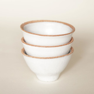 This is a white tableware by Jenny Mulder called small sipper in standard