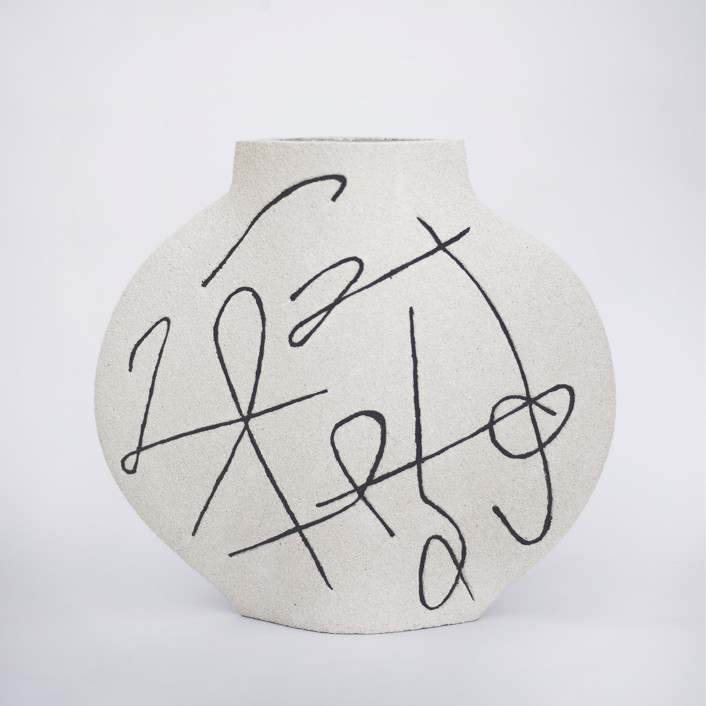 Ceramic Vase ‘Lune [M] - Lines’