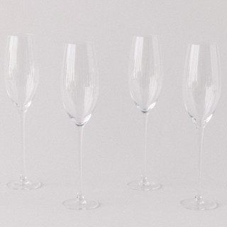 This is a clear wedding drinkware by borrowed BLU called set of 4 - siren stemware // champagne flute in clear in standard