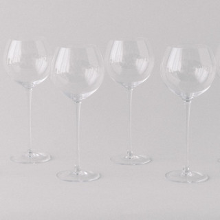 This is a clear wedding drinkware by borrowed BLU called set of 4 - siren stemware // white wine in clear in standard
