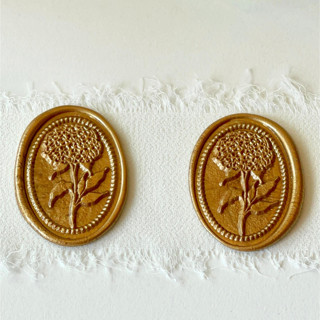 This is a multicolorassorted-colors wax seals by Vee called oval hydrangea wax seal (set of 10) in standard