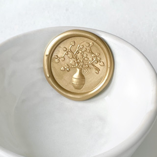 This is a multicolorassorted-colors wax seals by Abby Choi called flower vase wax seal  pack of 10, customizable color in standard