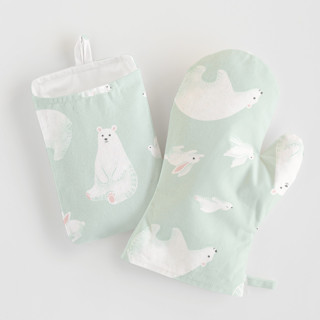 This is a azure aprons by Shannon Chen of Four Wet Feet Studio called polar bears in standard