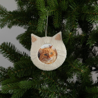 This is a white holiday decorations by Global Goods Partners called felt cat frame ornament - white in standard