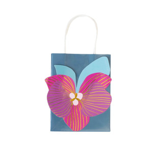This is a pink party favors by MA FÊTE called orchid gift bags - pack of 4 in standard