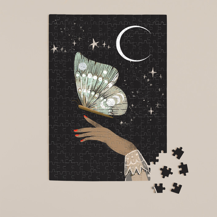 Hand Moth