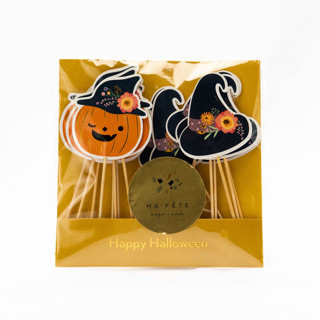 This is a orange party decorations by MA FÊTE called halloween cupcake toppers - pack of 16 in standard